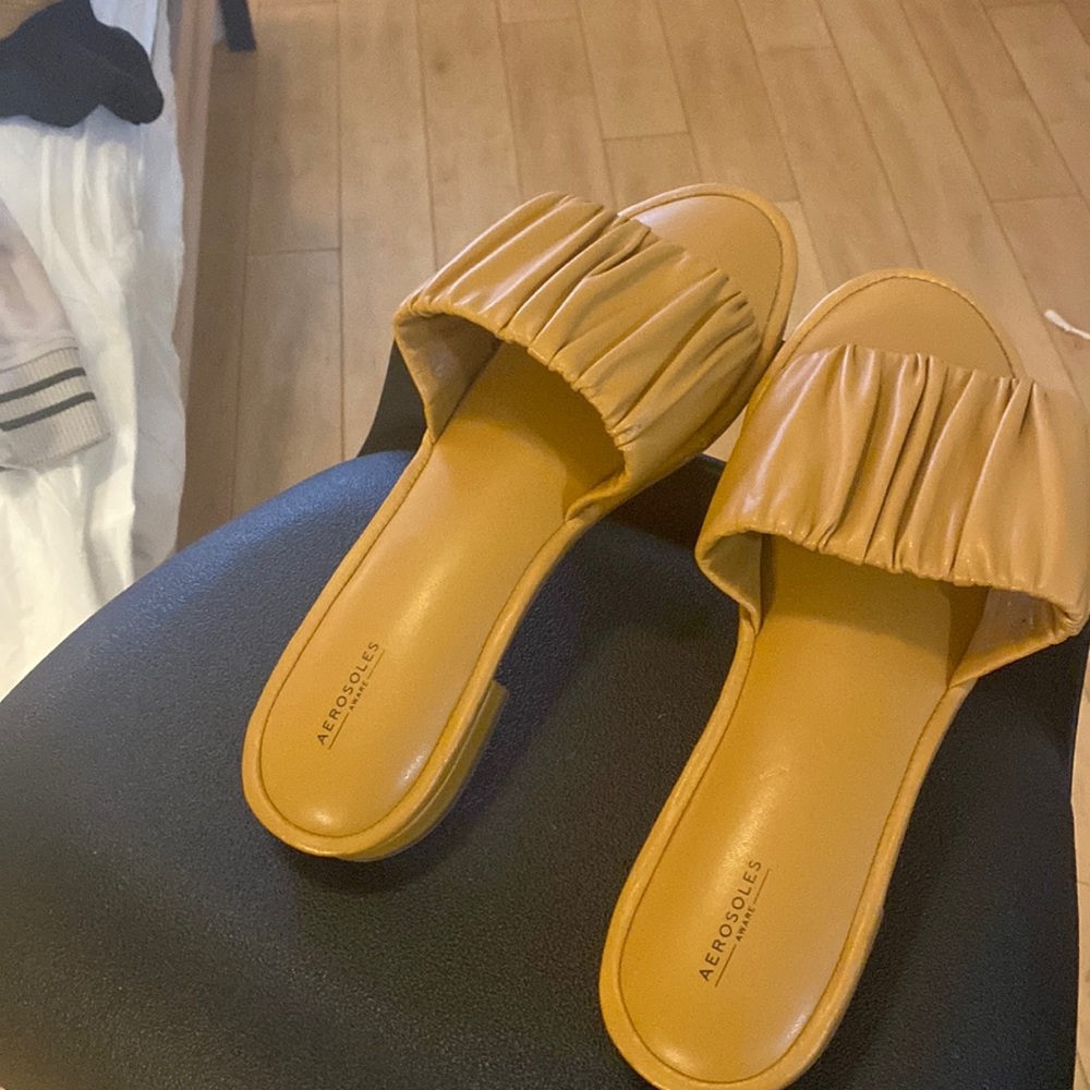 Aerosoles. Never worn